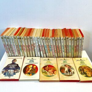Large Lot of 37 Vintage "Harlequin Presents" Romantic Novels - Good condition!